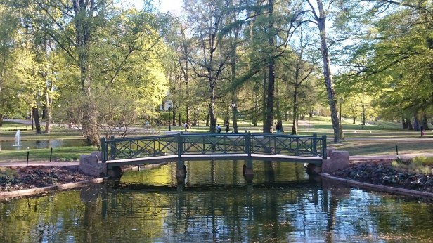 Bro i Slottsparken mai 2018